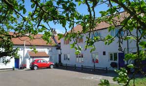 Orchard Lodge B&B,  Flixton